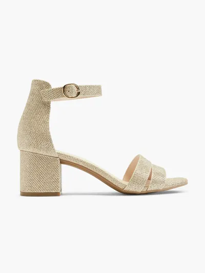 Sandale s petom