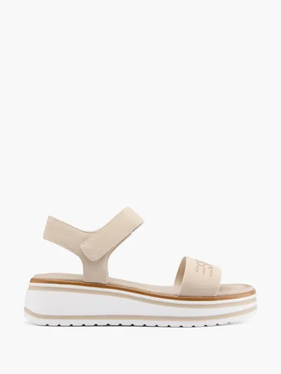 Sandale s petom