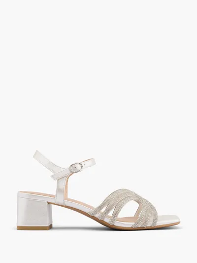 Sandale s petom