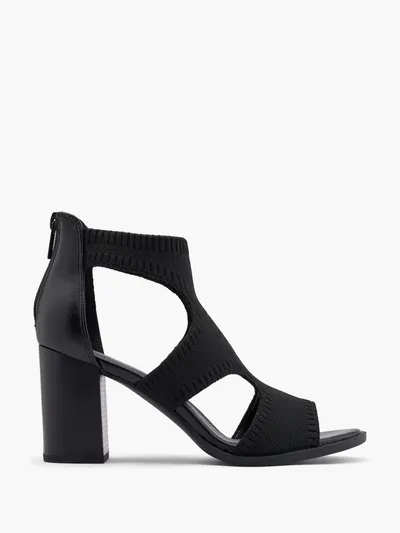 Sandale s petom