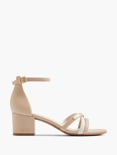 Sandale s petom