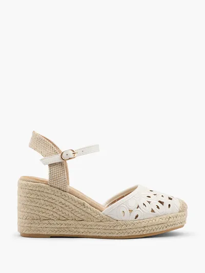 Sandale s petom