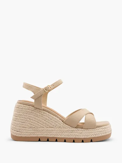 Sandale s petom