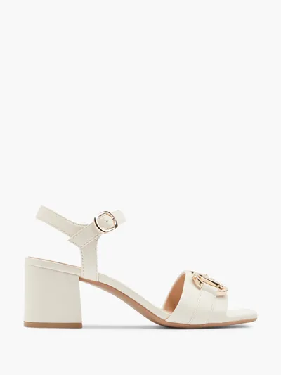 Sandale s petom
