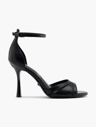 Sandale s petom