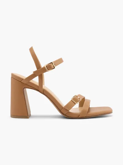 Sandale s petom