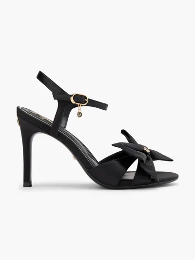 Sandale s petom