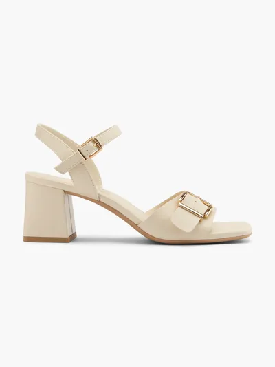 Sandale s petom