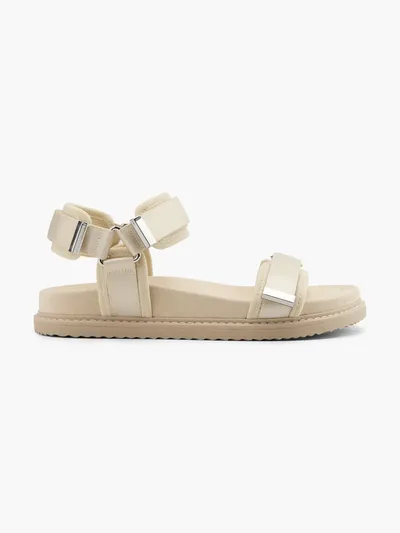 Sandale s petom