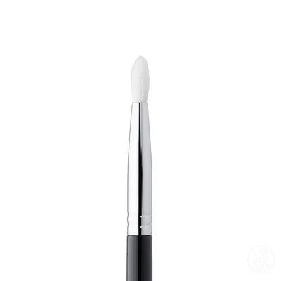 Blush Četkica za precizno blendovanje Master Line BLSH15M