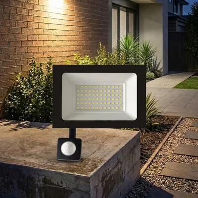 Giga Led Reflektor sa senzorom pokreta IP66, Vodootporan, 100W, Crni