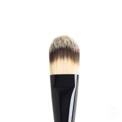 Blush Četkica za bazu i tečni puder 6