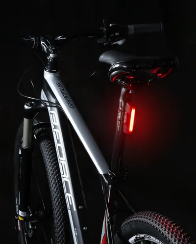 FORCE Zadnje svjetlo USB 16 LED crvenih čipova