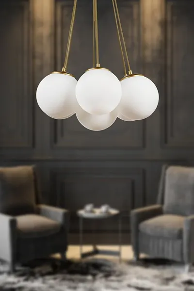 Luster Nomi