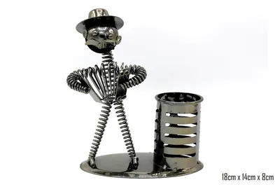 Metalna stona figura dekoracija stalak za olovke 18 x 14 x 8 cm