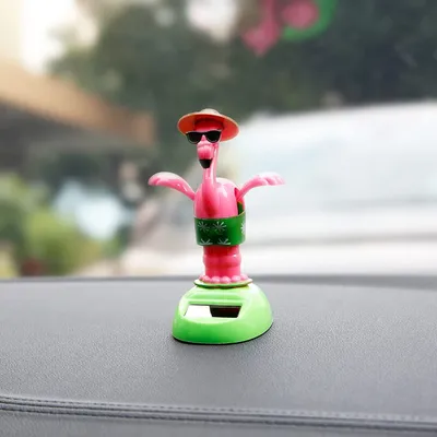 Solarni Plesni Flamingo - Tropska Oznaka za Auto i Radni Sto