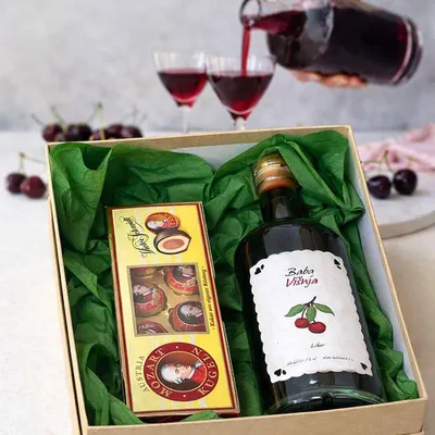 Cherry Lady Poklon set - Baba Višnja liker i Mozart kugle