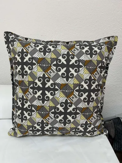 Cut&Stitch Dekorativni jastuk