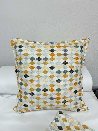 Cut&Stitch Dekorativni jastuk