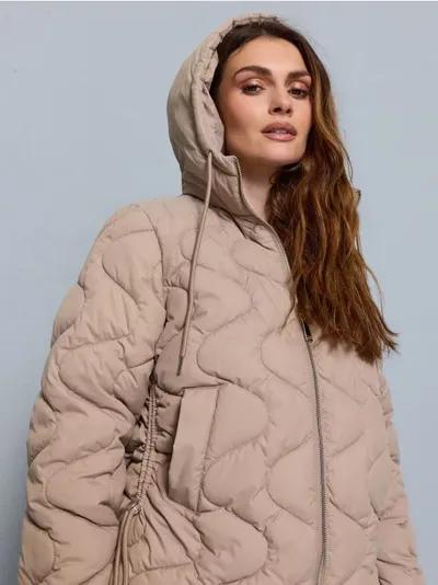 Pufasta jakna sa kapuljačom i vezicama