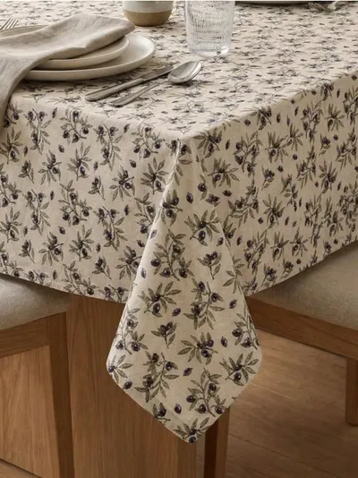 Stolnjak sa motivom maslina