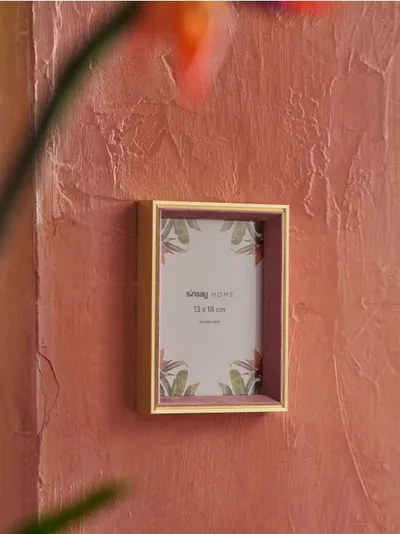 Okvir za fotografije s baršunastim elementom