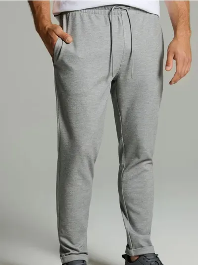 Dres pantalone od strukturisanog pletenog materijala