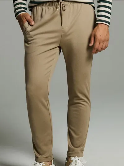Dres pantalone od strukturisanog pletenog materijala