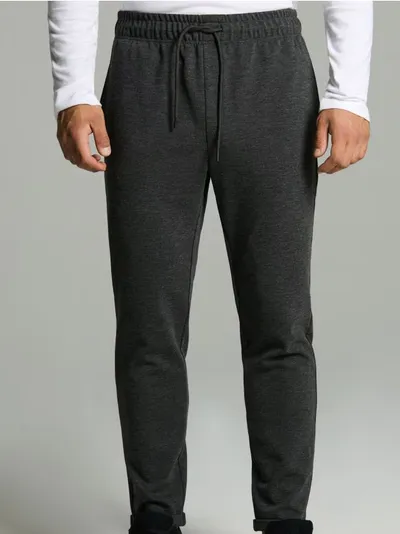 Dres pantalone od strukturisanog pletenog materijala