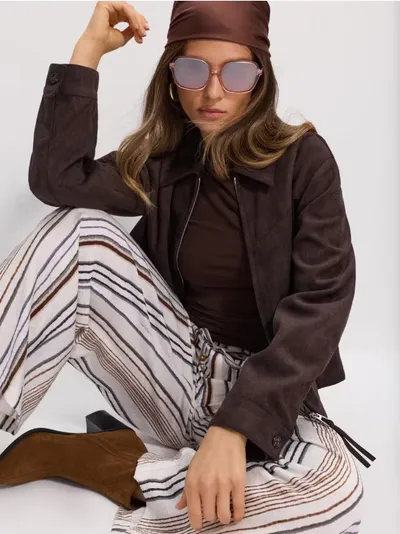 Prugaste wide leg pantalone sa viskozom