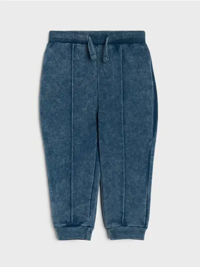 Pantalone sa efektom ispranosti