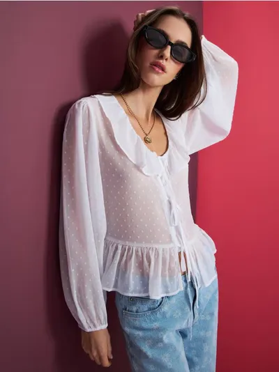 Bluza s ukrasnim volanima