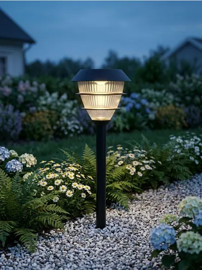 Solarna LED svjetiljka sa šiljkom