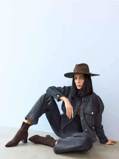 Štrukseve straight leg jeans s visokim strukom