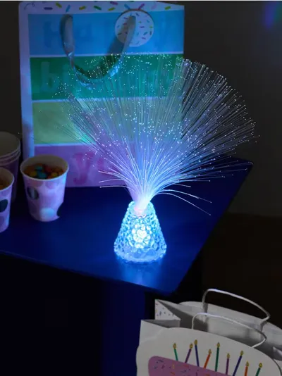 Dekorativna LED lampa s optičkim vlaknima