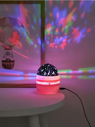 LED lampa projektor koja prikazuje jednoroge i zvijezde
