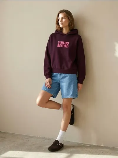 Hoodie s natpisom