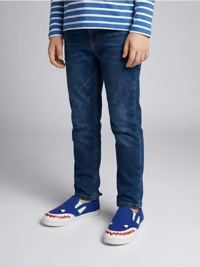 Slip-on patike sa motivom ajkule