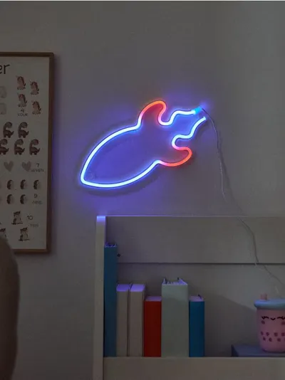 LED lampa u obliku rakete