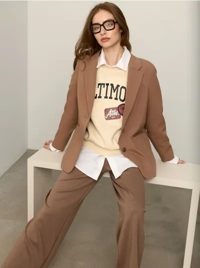 Crewneck majica sa sportskim motivom