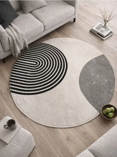 Okrugli tepih s geometrijskim uzorkom