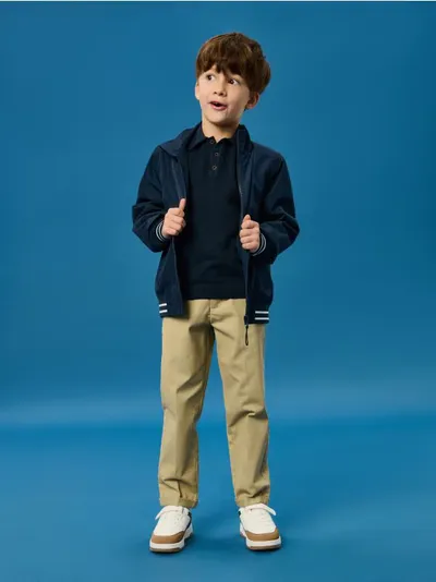 Elegantne chino pantalone
