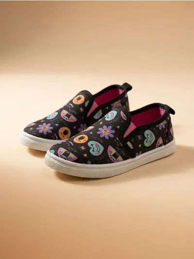 Slip-on patike s dezenom