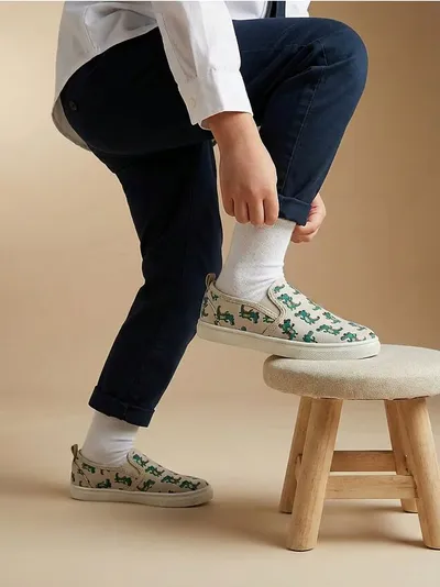Slip-on patike s motivom krokodila