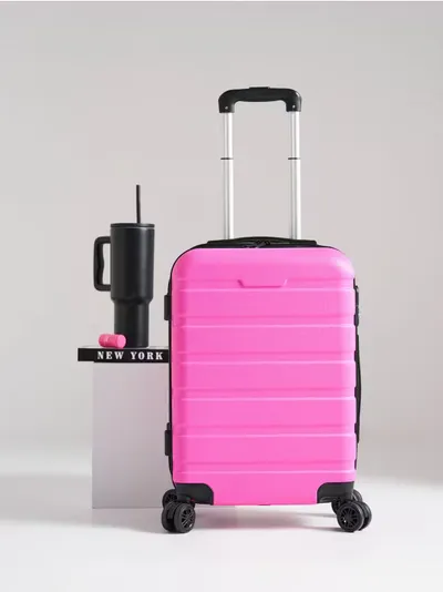 Tvrdi putni kofer na točkićima