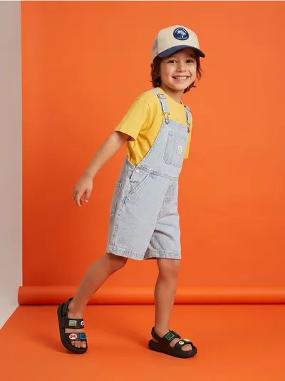 Džins šorts sa bretelama