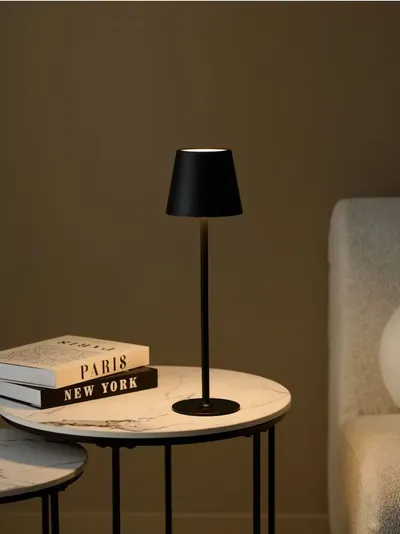 Moderna LED stona lampa