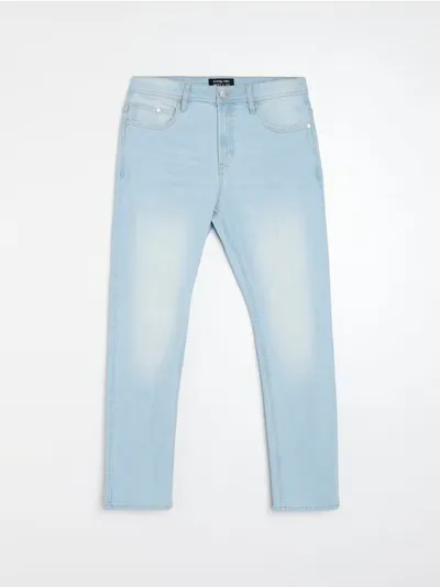 Regular Fit Farmerke s Efektom Ispranosti