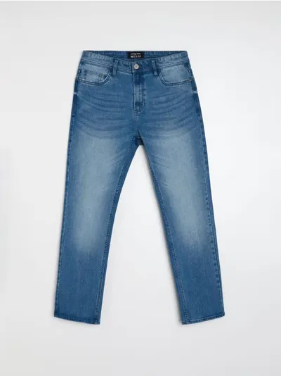 Regular Fit Farmerke s Efektom Ispranosti