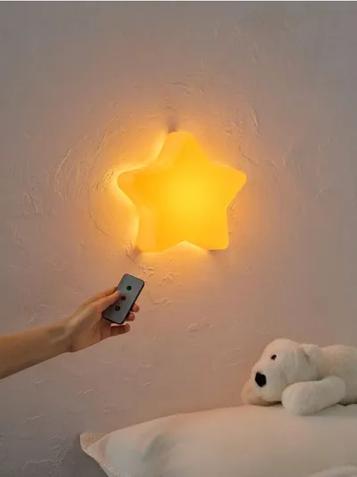 Zidna LED noćna lampa u obliku zvijezde